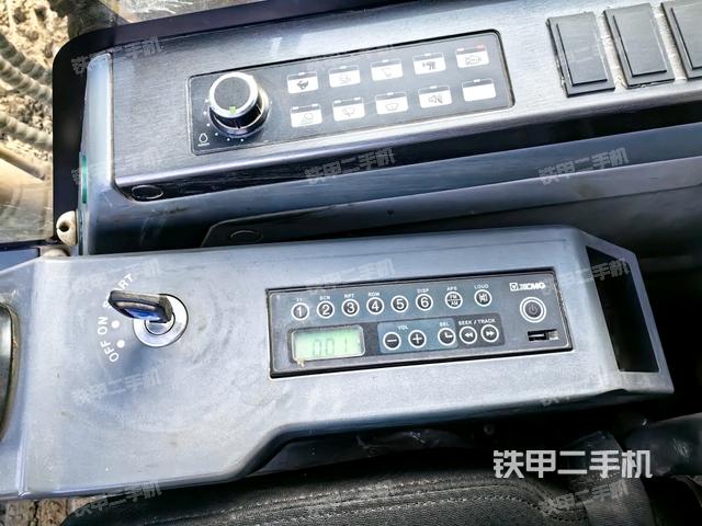 座椅左侧控制台/音响/含左手柄（驾驶室部分）