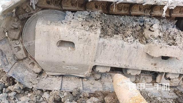 单侧履带整体(整机外观) 单侧履带整体(整机外观)