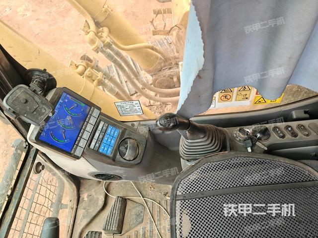 座椅左側控制臺/音響/含左手柄(駕駛室部分) 座椅左側控制臺/音響/含左手柄(駕駛室部分)