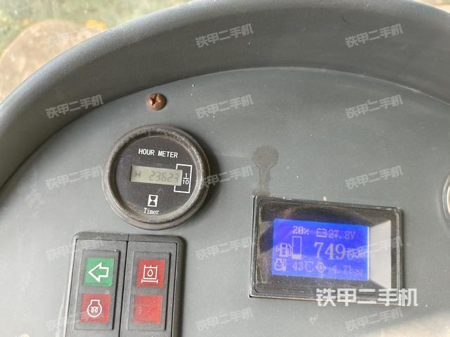 駕駛室操作臺(設(shè)備外觀及核心部件) 駕駛室操作臺(設(shè)備外觀及核心部件)