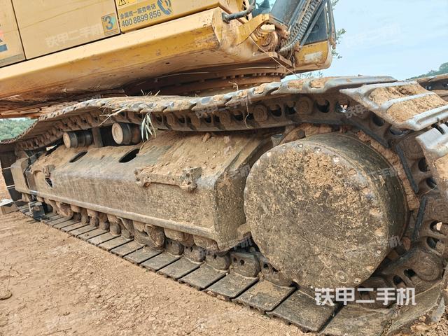 左側(cè)履帶整體?(行走機構(gòu)) 左側(cè)履帶整體?(行走機構(gòu))