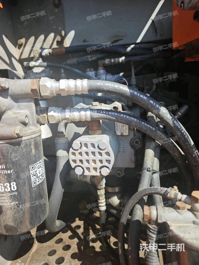 液壓泵艙室正面整體(整機(jī)外觀) 液壓泵艙室正面整體(整機(jī)外觀)