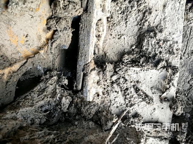 右驱动轮（行走机构）