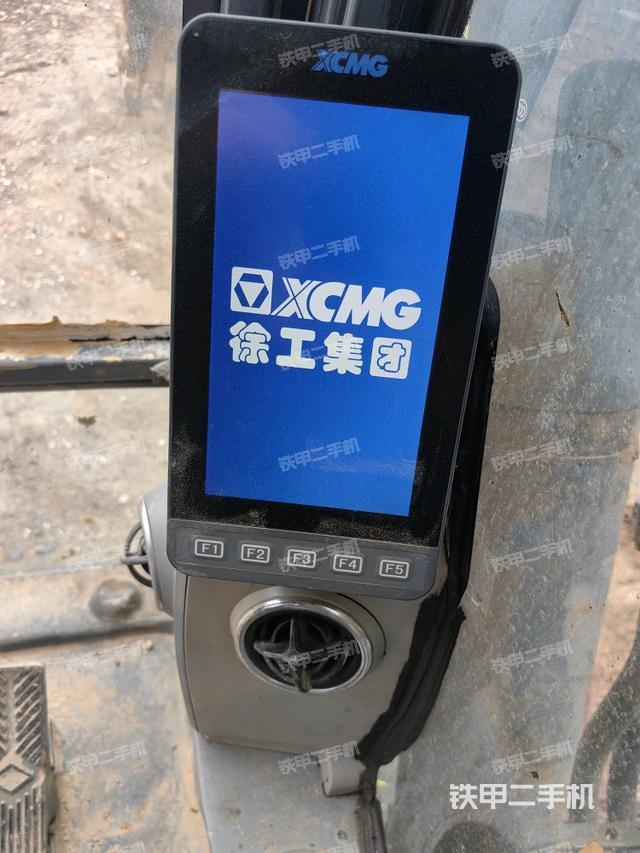 驾驶室整体(整机外观) 驾驶室整体(整机外观)