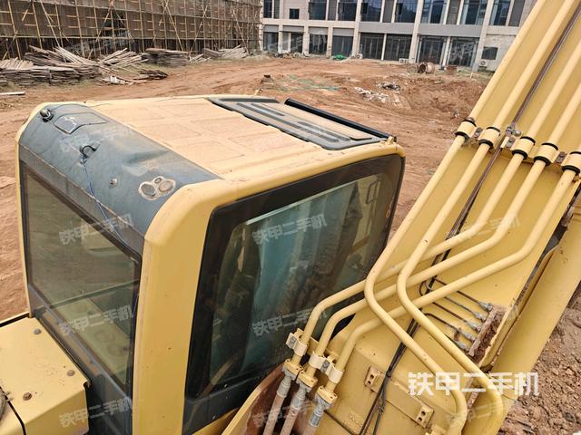 駕駛室頂部俯視(上車部件) 駕駛室頂部俯視(上車部件)