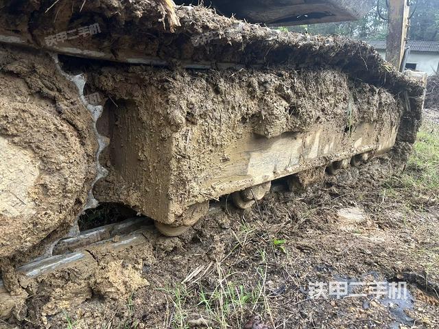 右侧履带整体 (行走机构) 右侧履带整体 (行走机构)