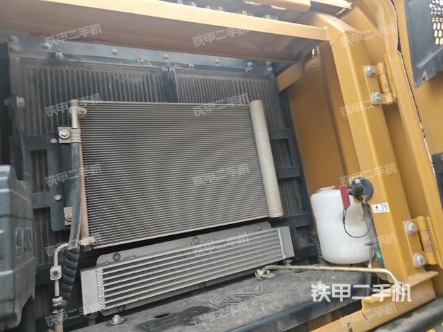 散熱器正面（大件艙室）