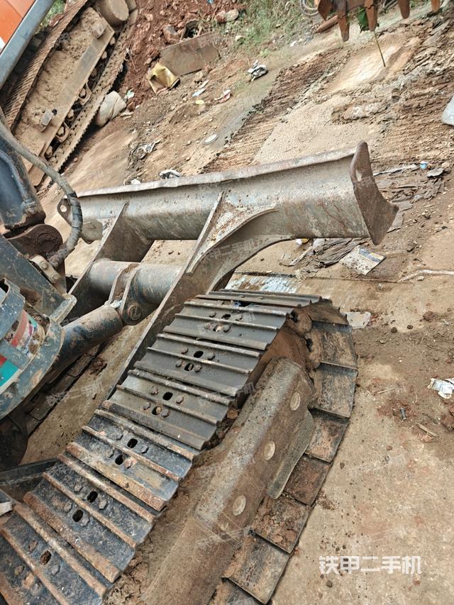 右驱动轮（行走机构）