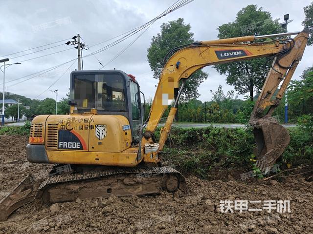 右前45(整機(jī)外觀) 右前45(整機(jī)外觀)