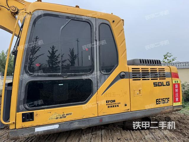 駕駛室整體(整機(jī)外觀) 駕駛室整體(整機(jī)外觀)