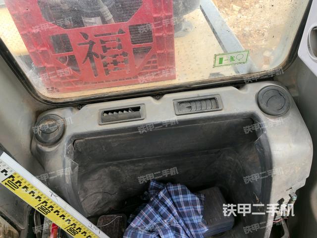 駕駛室左前45度(駕駛室部分) 駕駛室左前45度(駕駛室部分)