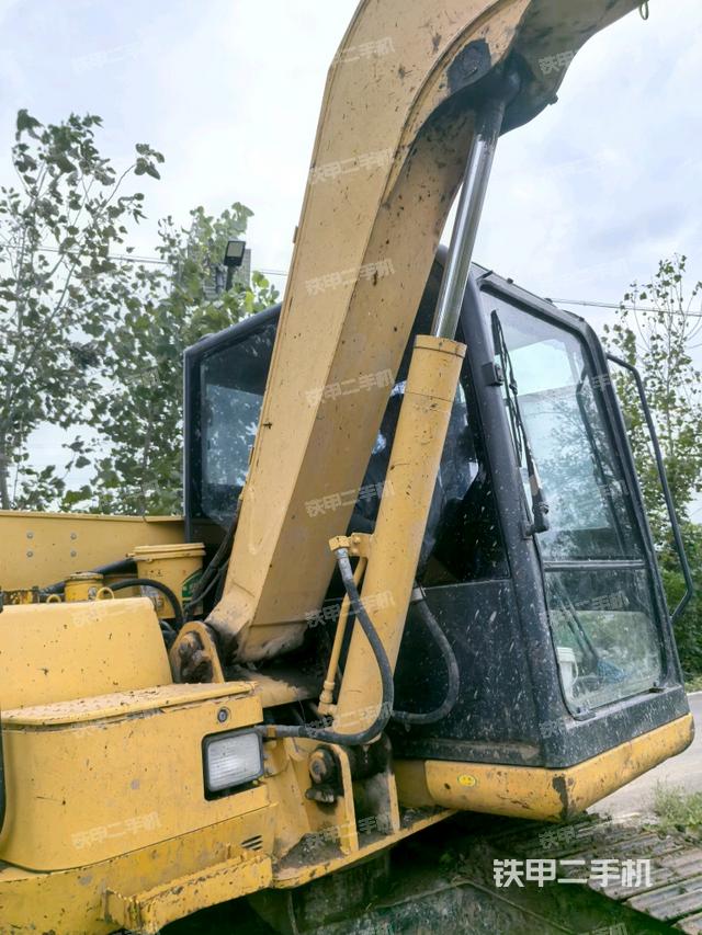 小臂整体左后（工作和回转装置）