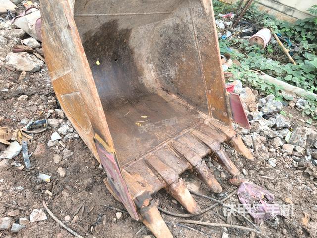 大臂根部 斜视（工作和回转装置）