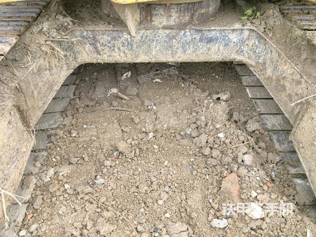 右驱动轮（行走机构）