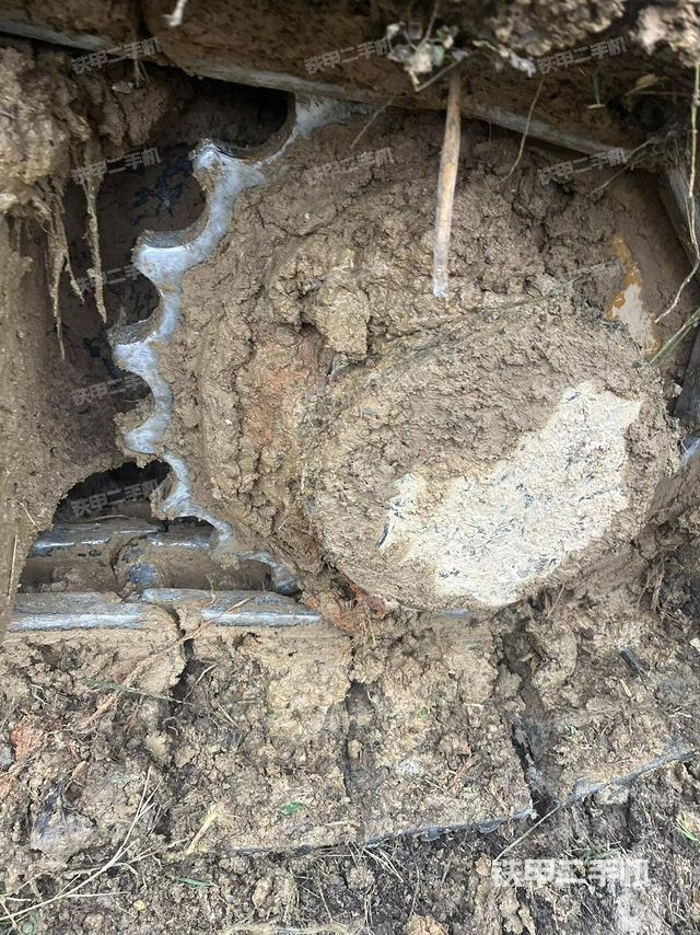 左导向轮(行走机构) 左导向轮(行走机构)