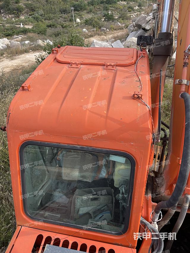 驾驶室顶部（整机外观）