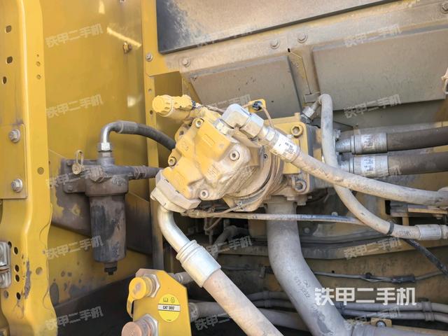 液壓泵斜45?左(大件艙室) 液壓泵斜45?左(大件艙室)