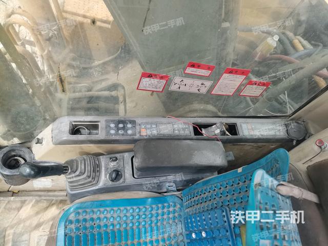 左后方玻璃角標(biāo)(駕駛室部分) 左后方玻璃角標(biāo)(駕駛室部分)
