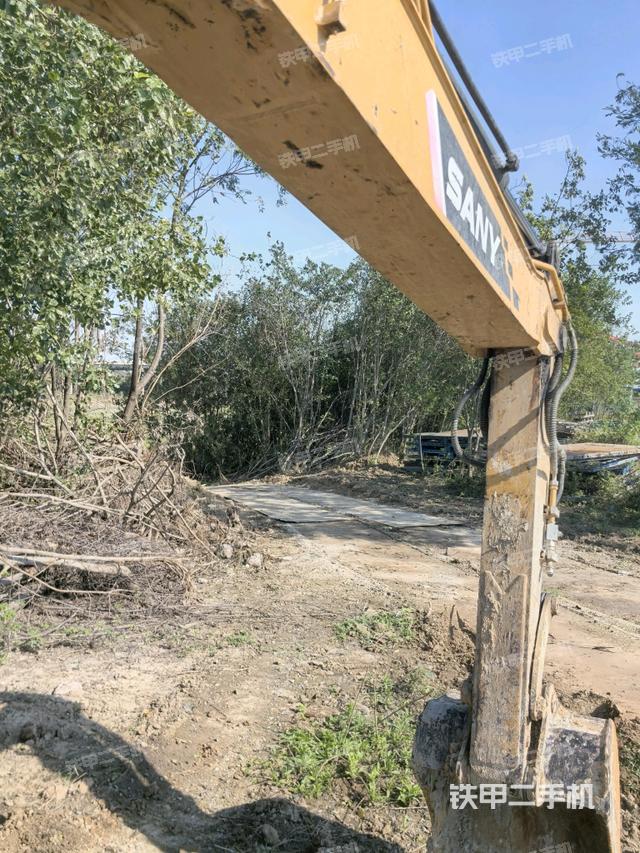 转盘和下车架正前（工作和回转装置）