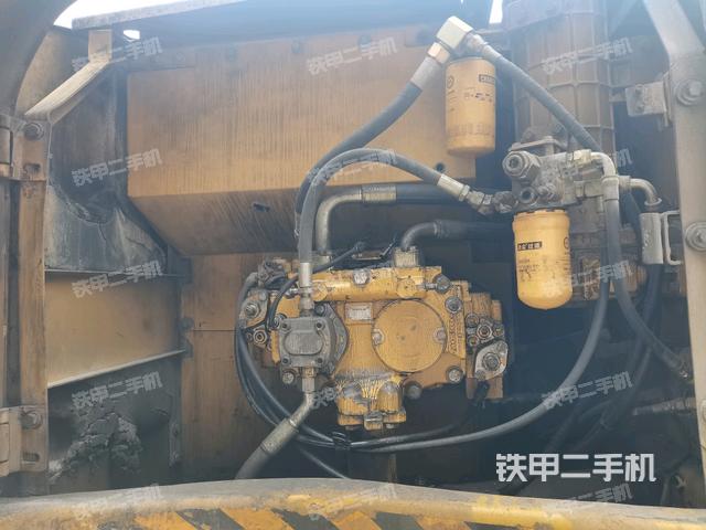 液壓泵斜45?右(大件艙室) 液壓泵斜45?右(大件艙室)