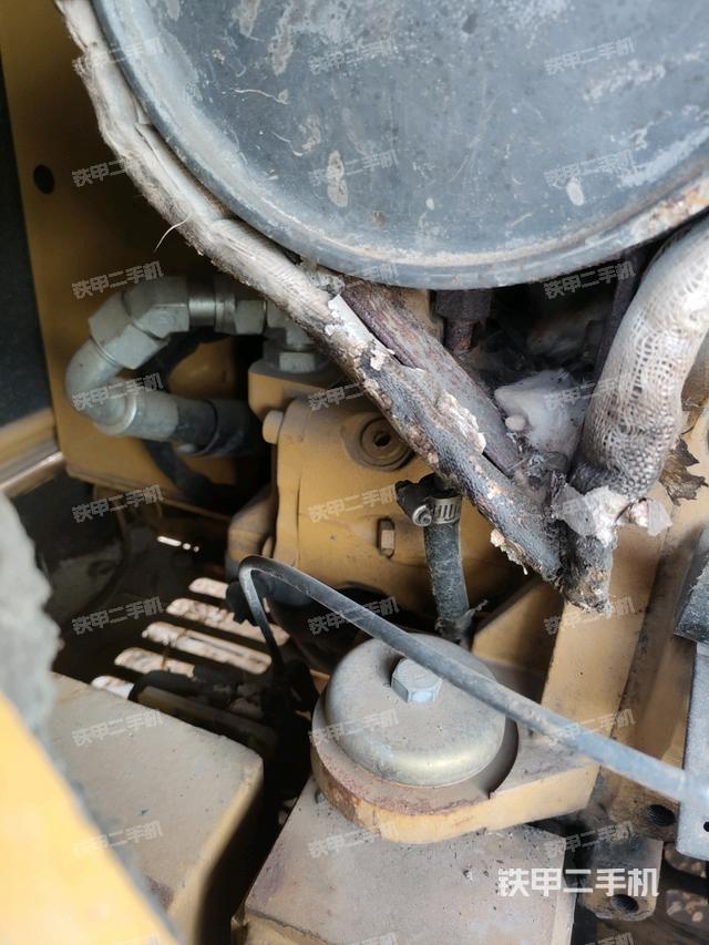 液壓泵艙室正面整體(整機(jī)外觀) 液壓泵艙室正面整體(整機(jī)外觀)