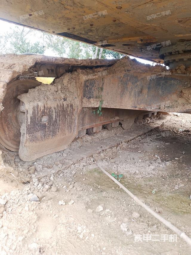 液壓泵艙室正面整體（整機(jī)外觀）