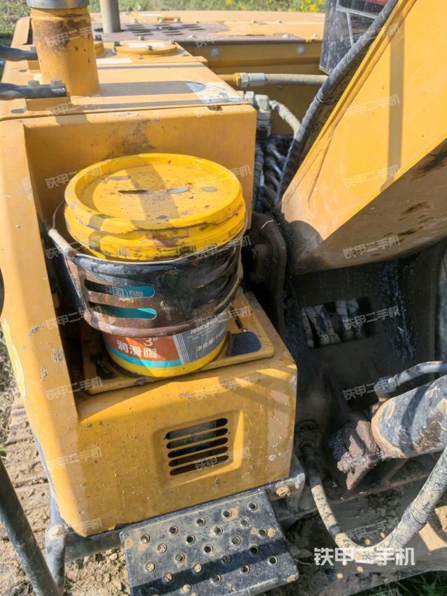 小臂整体右前（工作和回转装置）