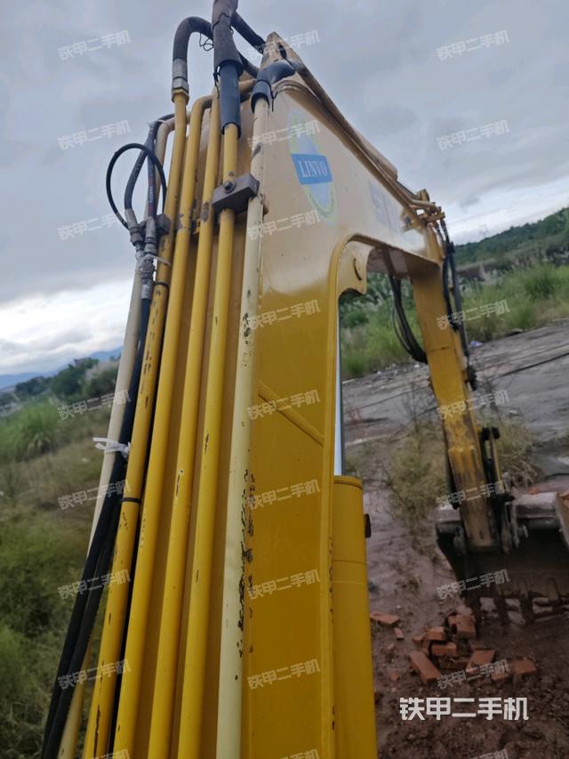 大臂背部俯視（工作和回轉(zhuǎn)裝置）