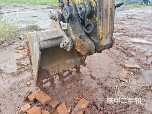 鏟斗右后整體（工作和回轉(zhuǎn)裝置）