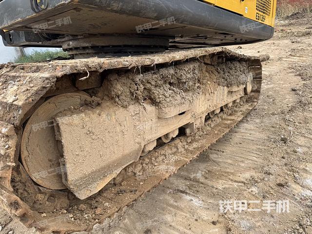 單側(cè)履帶整體（整機(jī)外觀）