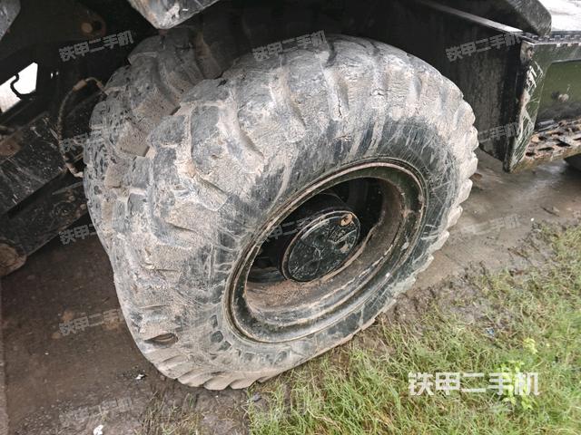 右驅動輪（行走機構）