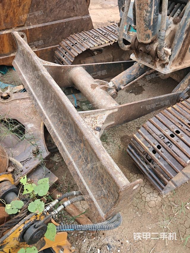 转盘和下车架正前（工作和回转装置）