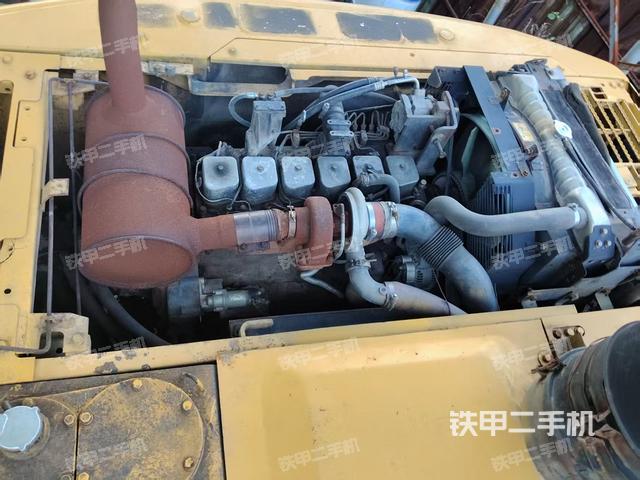 發(fā)動(dòng)機(jī)整體俯視(整機(jī)外觀) 發(fā)動(dòng)機(jī)整體俯視(整機(jī)外觀)