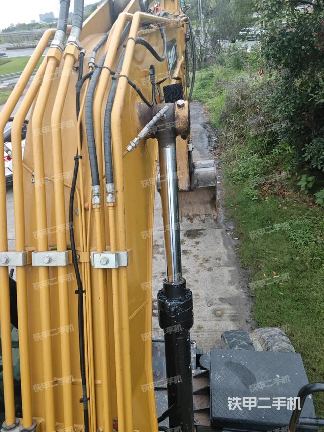 大臂背部俯視（工作和回轉裝置）