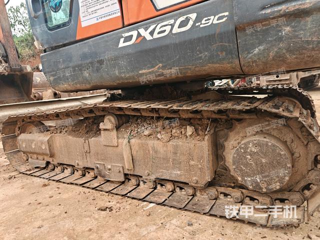 左驱动轮（行走机构）