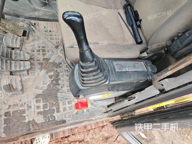 座椅左側(cè)控制臺(tái)/音響/含左手柄（駕駛室部分）