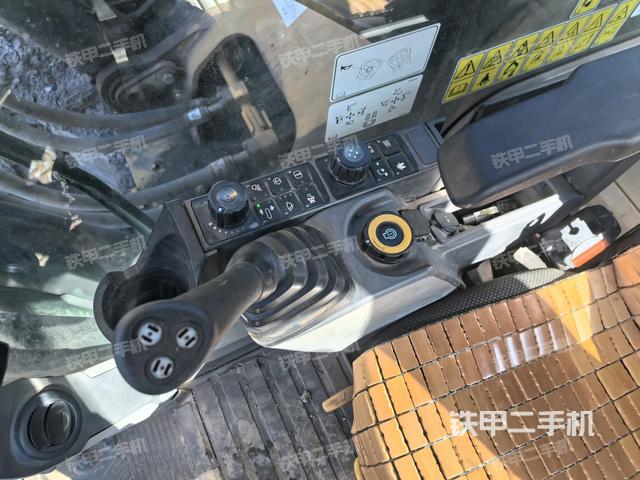 后窗玻璃角標(biāo)(駕駛室部分) 后窗玻璃角標(biāo)(駕駛室部分)
