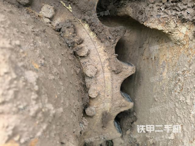 右驱动轮（行走机构）