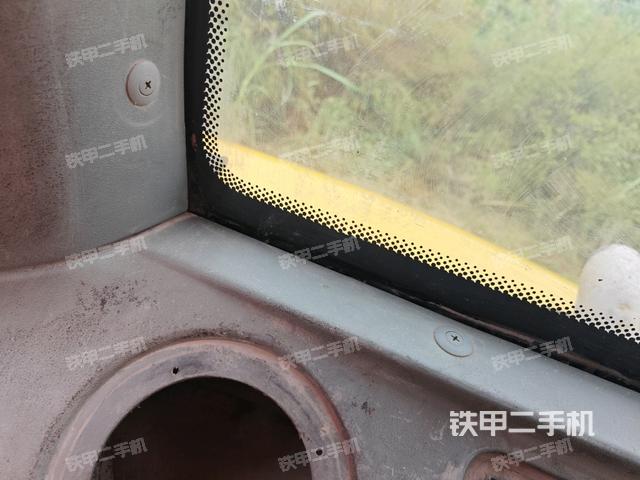 后窗玻璃角標(biāo)（駕駛室部分）