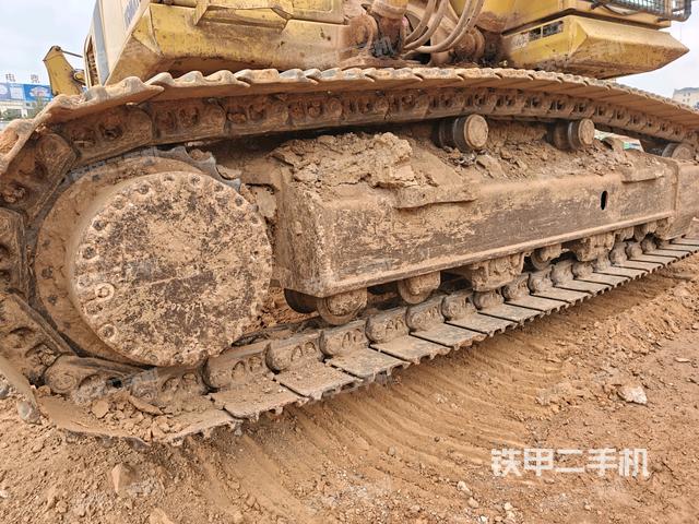 右導向輪(行走機構) 右導向輪(行走機構)