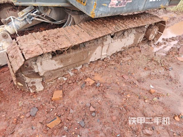 右側(cè)履帶整體?（行走機(jī)構(gòu)）