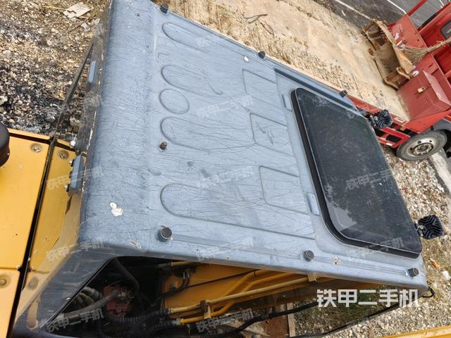 駕駛室頂部(整機外觀) 駕駛室頂部(整機外觀)
