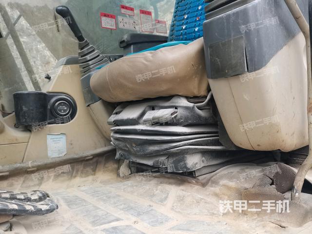 后窗玻璃角標(biāo)(駕駛室部分) 后窗玻璃角標(biāo)(駕駛室部分)