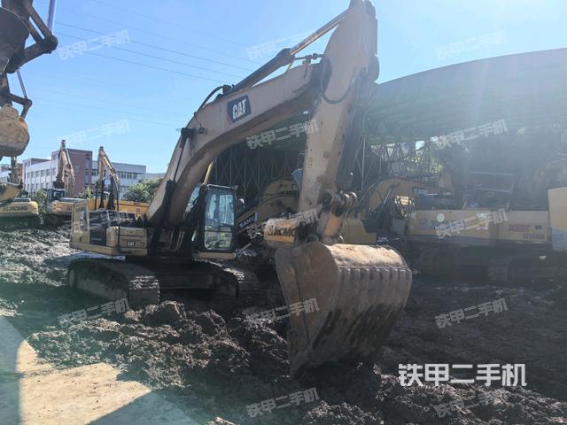 右前45(整機(jī)外觀) 右前45(整機(jī)外觀)