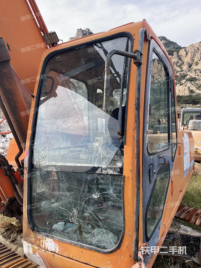 驾驶室整体（整机外观）