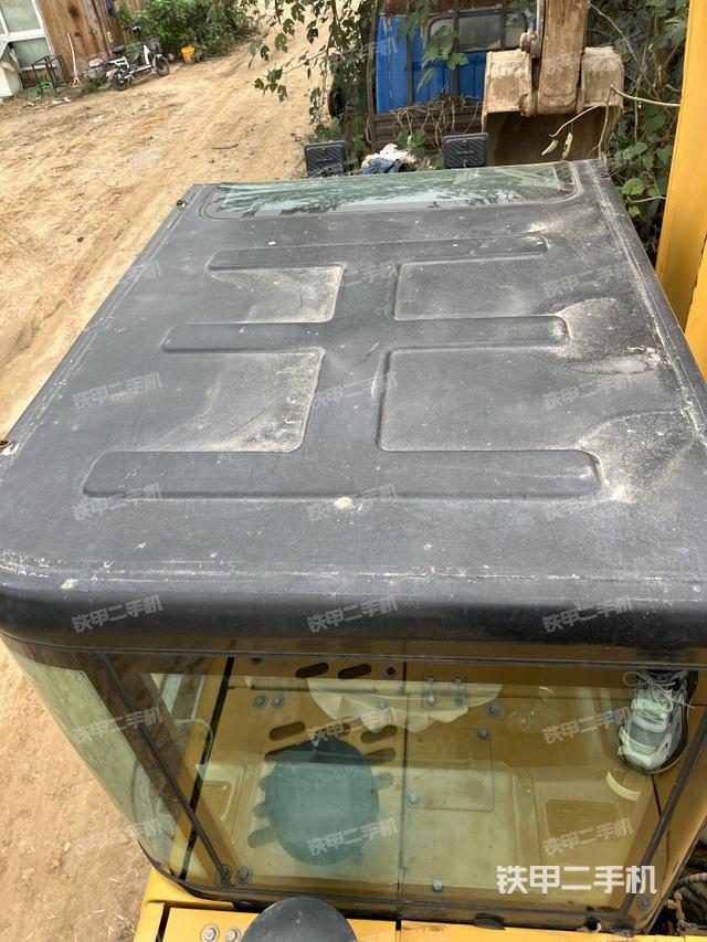 駕駛室頂部(整機外觀) 駕駛室頂部(整機外觀)