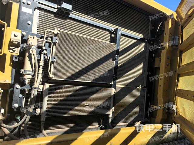 散熱器正面(大件艙室) 散熱器正面(大件艙室)