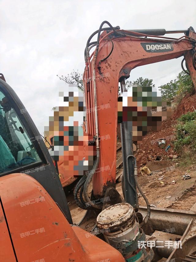 铲斗右后整体（工作和回转装置）