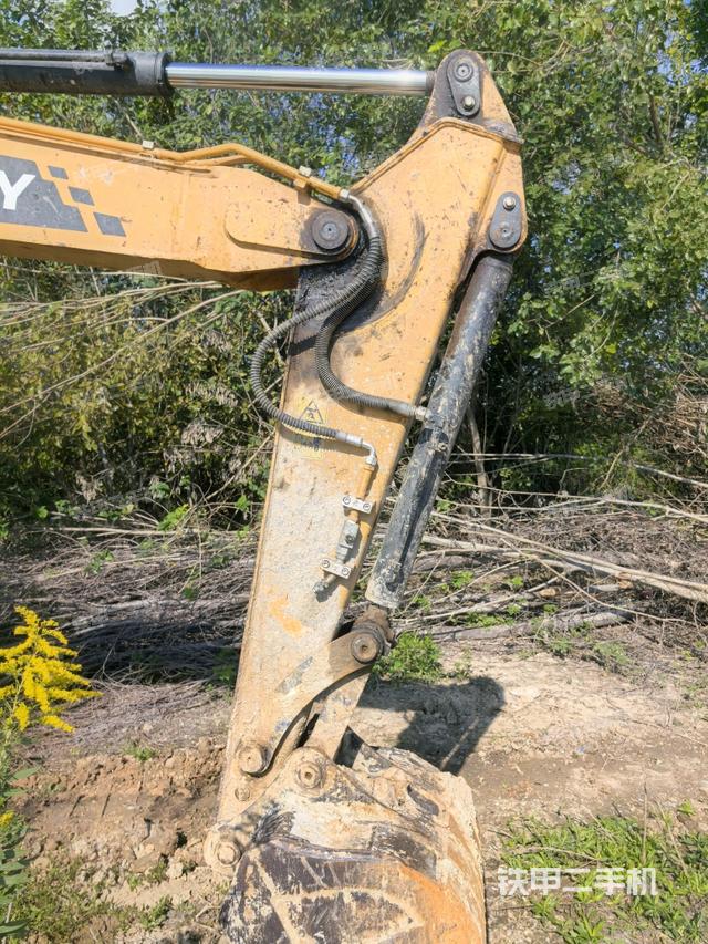 铲斗右后整体（工作和回转装置）