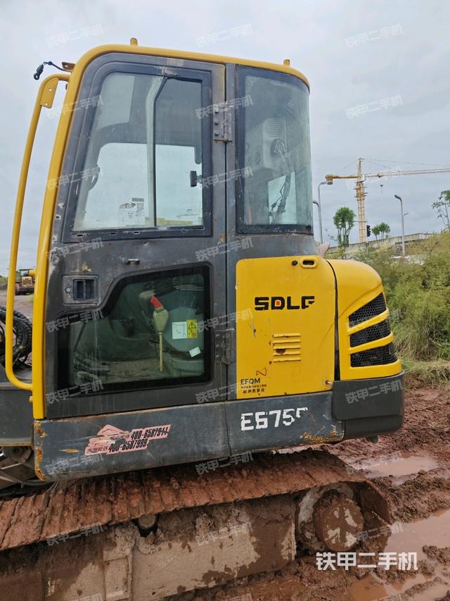 ?駕駛室正側(cè)（駕駛室部分）